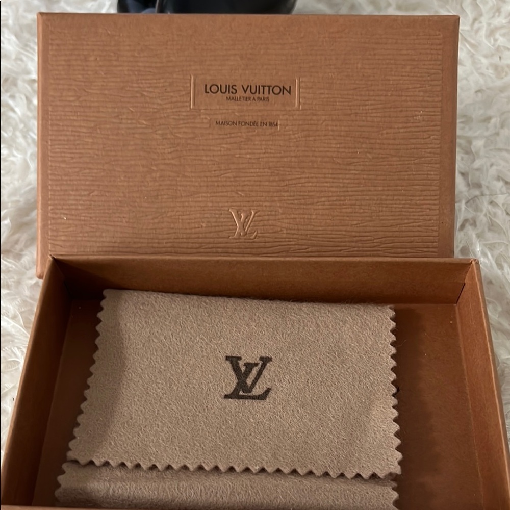 Louis Vuitton Theda Brown and Gold Monogram Bracelet with Box - Picture 10 of 12